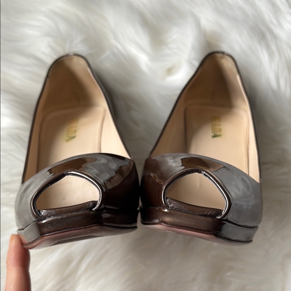 Prada Brown Stiletto Heels with Glossy Finish EU 36/US 5.5 - Picture 5 of 7